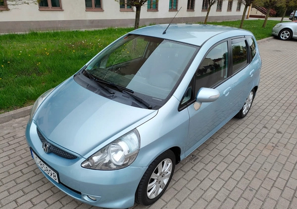 Honda Jazz cena 10500 przebieg: 131500, rok produkcji 2006 z Chełm małe 67